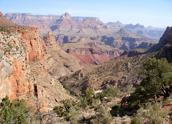 The middle part of Red Canyon, along the New Hance Trail