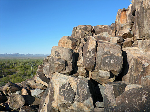 Boulders with petroglyphs, Signal Hill