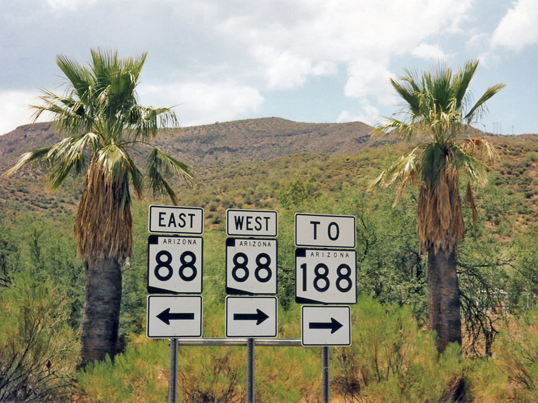 AZ 88 road signs