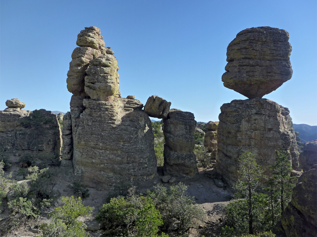 Big Balanced Rock, and other boulders
