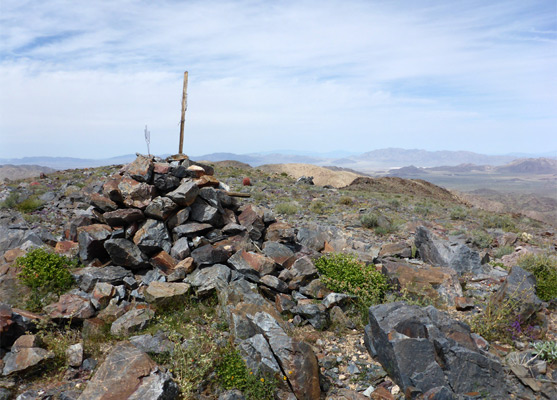Cairn and boulders, on the Pinto Mountain summit