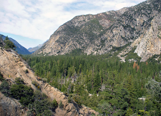 Kings Canyon - view from Roaring River Canyon