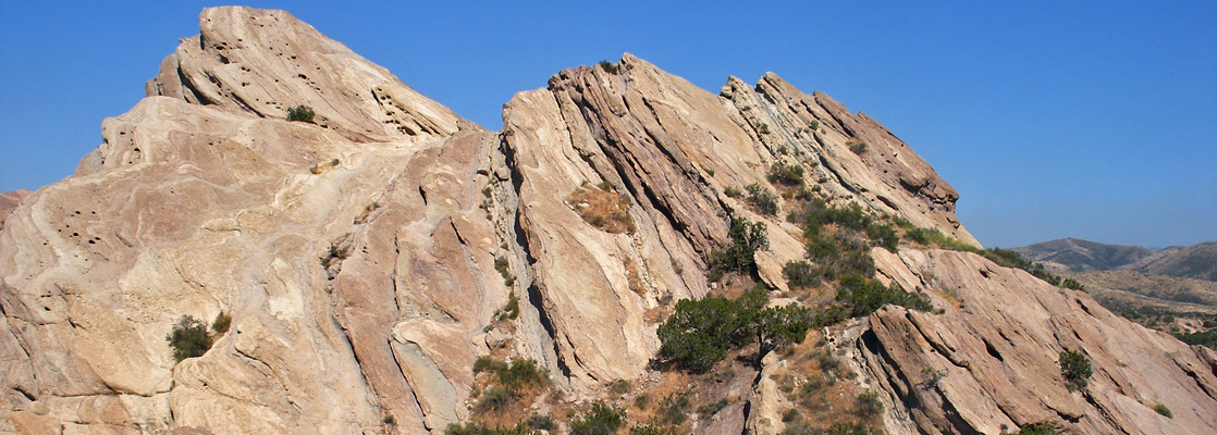 Pinkish sandstone ridge in the middle of the Vasquez Rocks