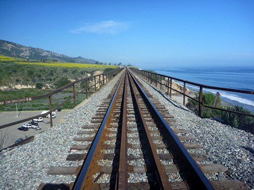 Single track railway