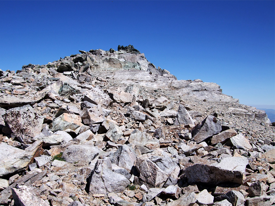 Jagged rocks at the summit of Mount Dana