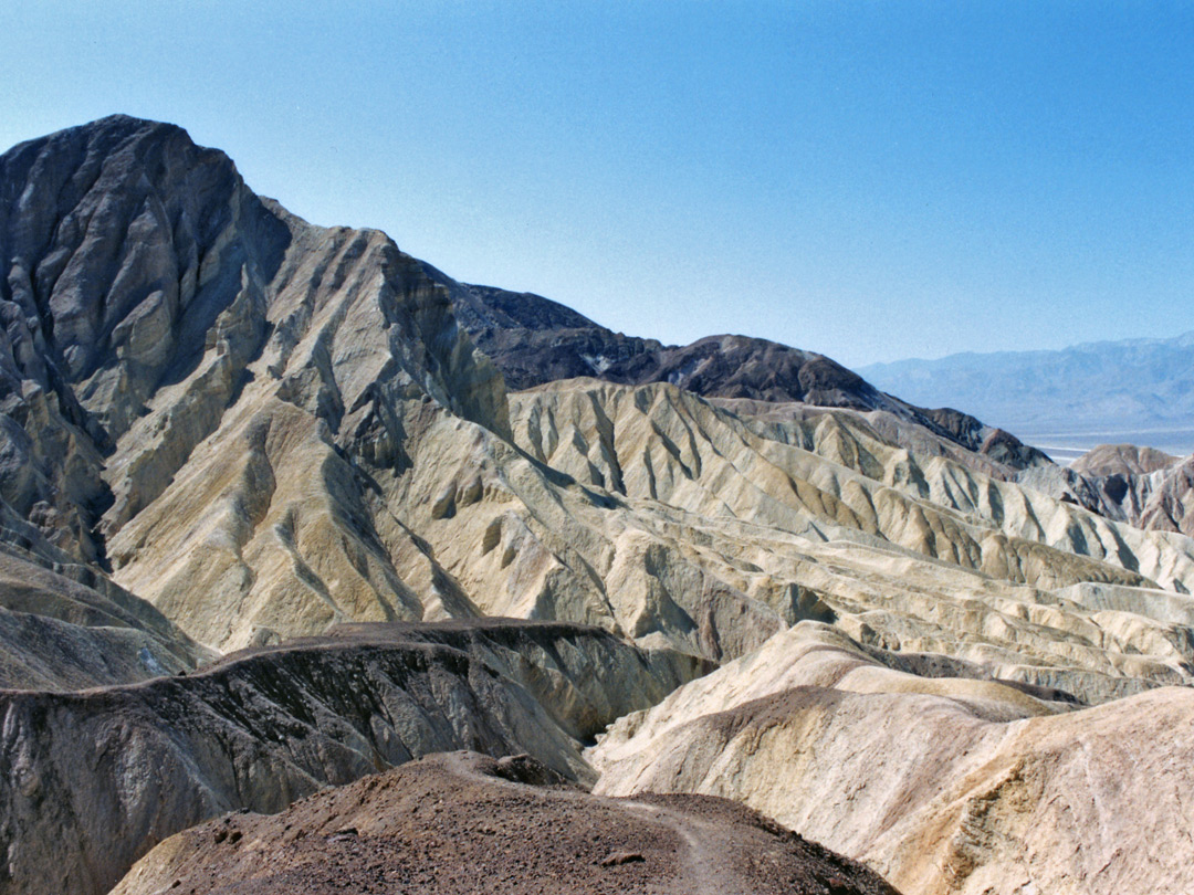 Death Valley/Badlands, between Gower Gulch and Golden Canyon