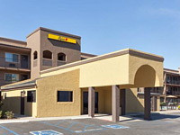 Super 8 Escondido