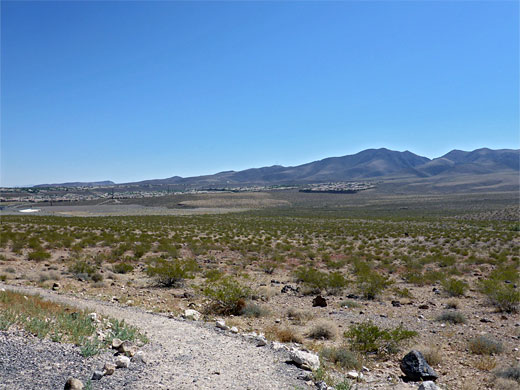 Desert plain, northeast of the trailhead