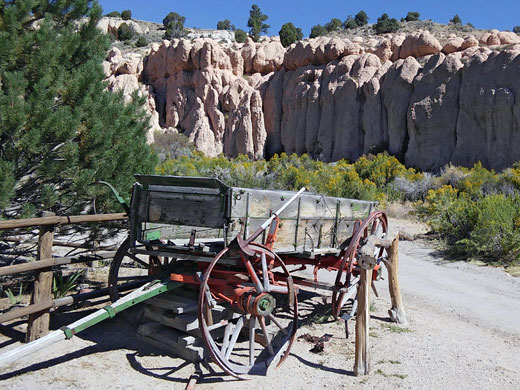 Old pioneer wagon, at Stone Cabin
