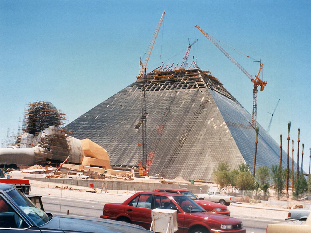 Luxor under construction in 1994