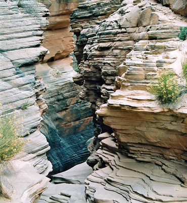 Thin-layered strata in Booker Canyon