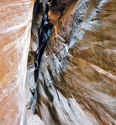 Slanted narrows in Misery Canyon