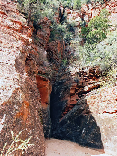 Start of the uppermost narrows in Misery Canyon