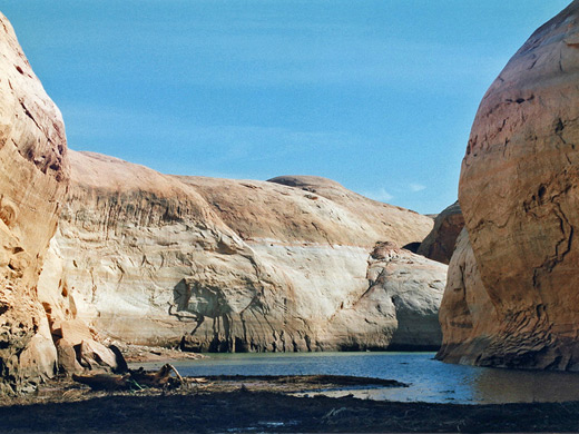 Lake Powell at the lower end of Smith Fork