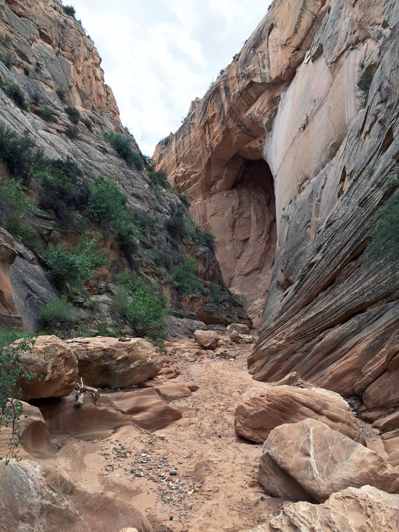 Navajo sandstone walls