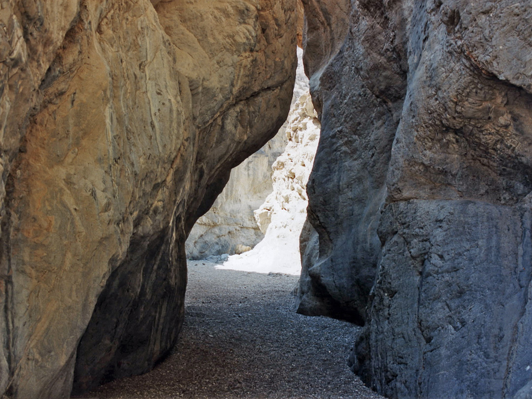 Tunnel-like section