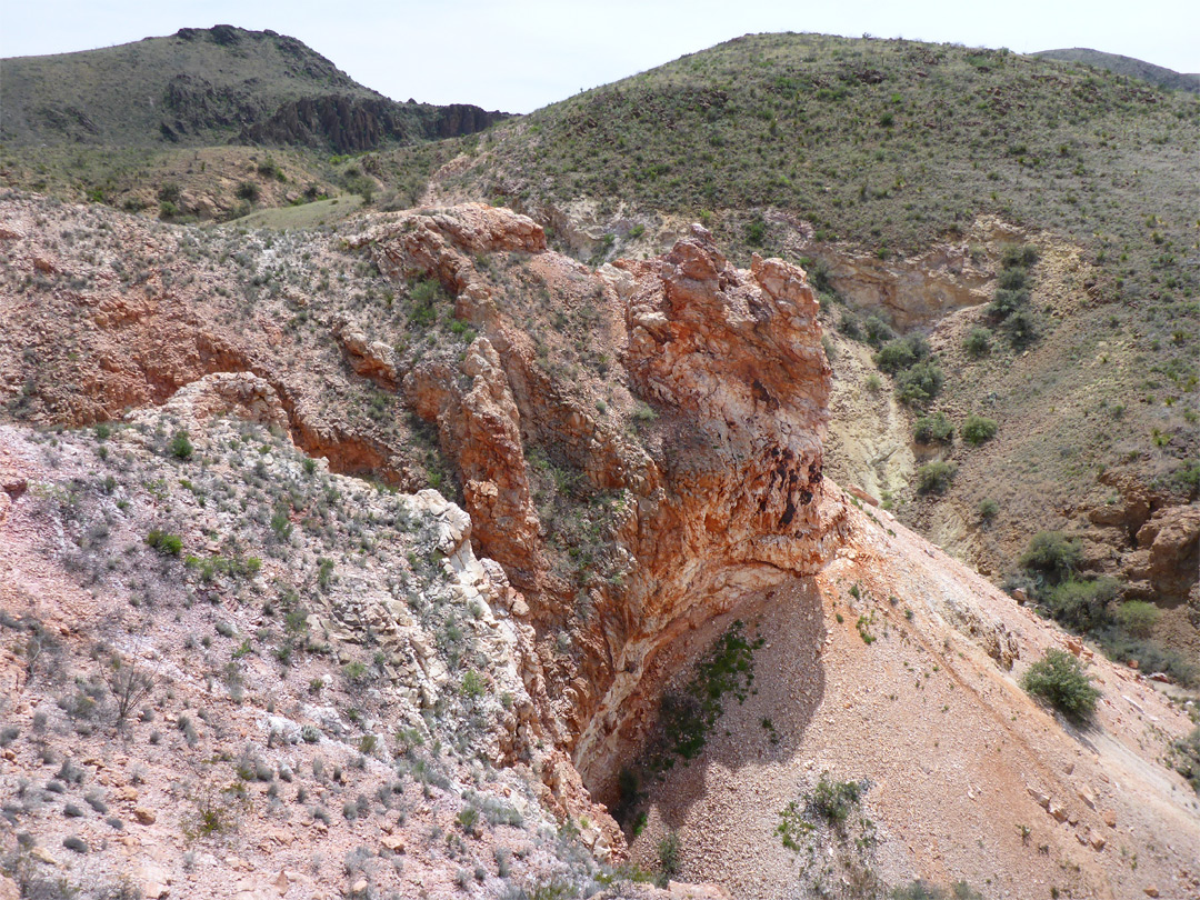 The canyon rim