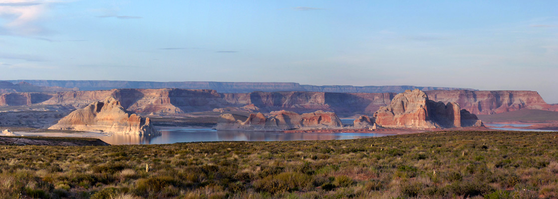 Red cliffs east of Lone Rock, north of Page