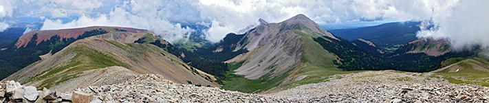 Panorama east and south from the Manns Peak summit