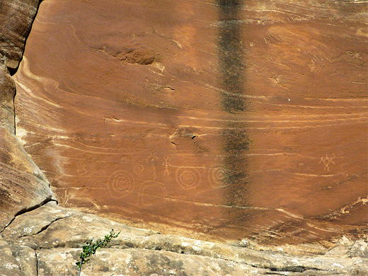 Faint petroglyphs in Mule Canyon