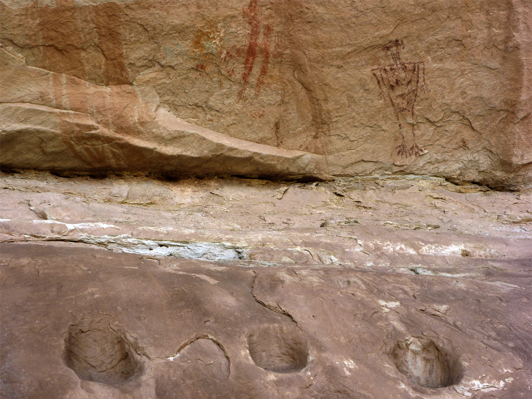Metates and pictographs