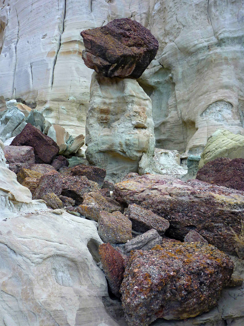 Conglomerate boulders