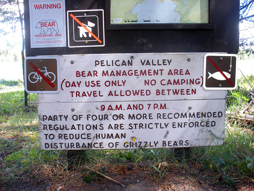 Pelican Valley trailhead warnings