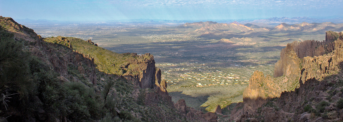 Siphon Draw, at the edge of the Superstition Mountains