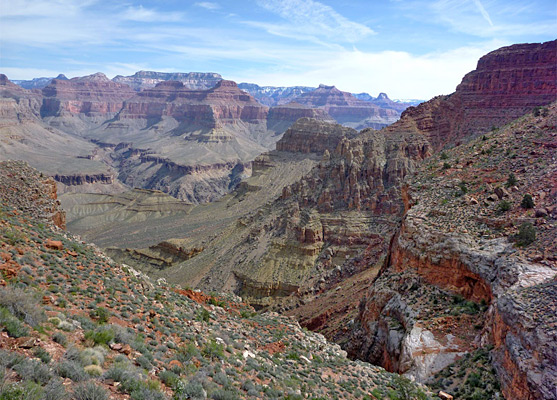 Cliffs along the Hermit Trail