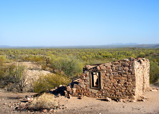 Ruined stone building at Victoria Mine