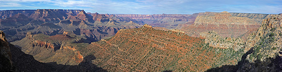 Panorama of the red ridge south of Horseshoe Mesa