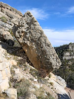 Balanced boulder