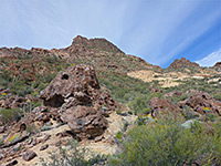 Head-shaped outcrop