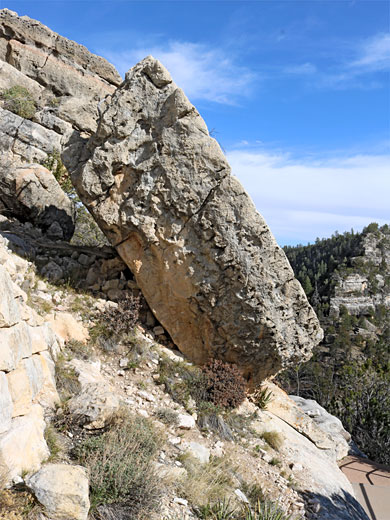 Balanced boulder