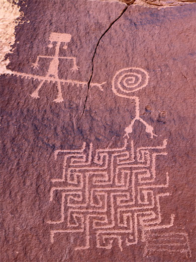 The maze petroglyph
