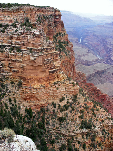 Cliff edge to the west of Pinal Point