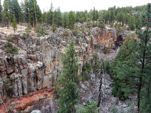 Reddish-grey basalt cliffs of the south fork