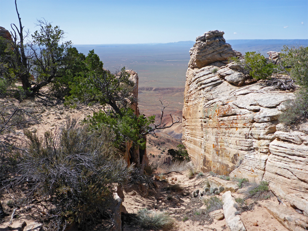 Plateau rim