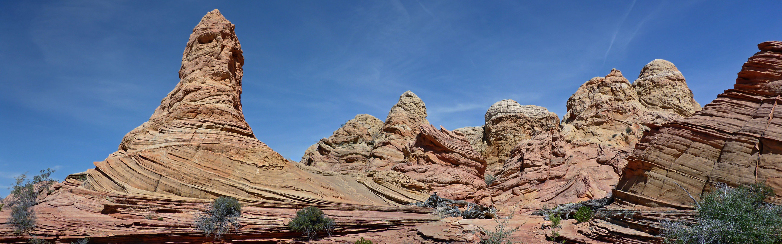 Large group of peaks and mounds