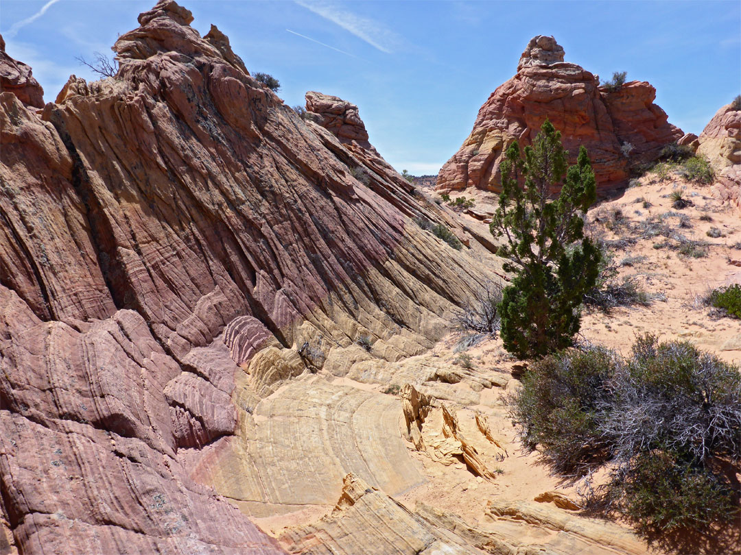 Upturned strata