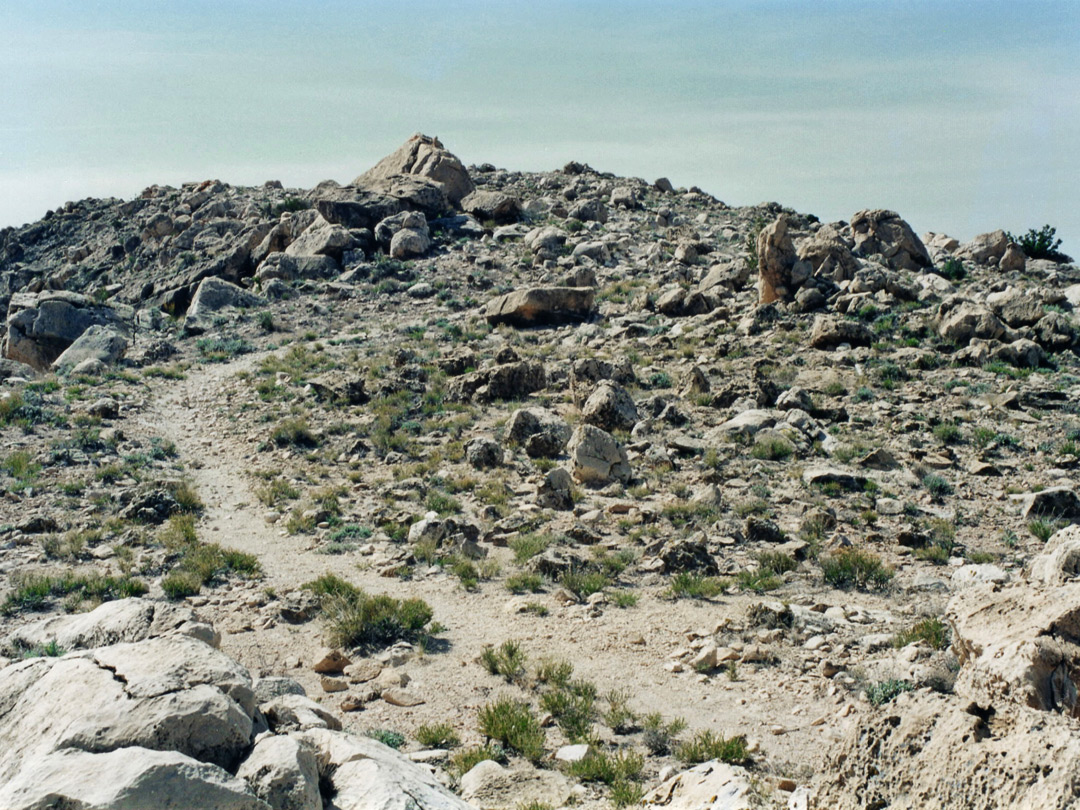 Path along the rim