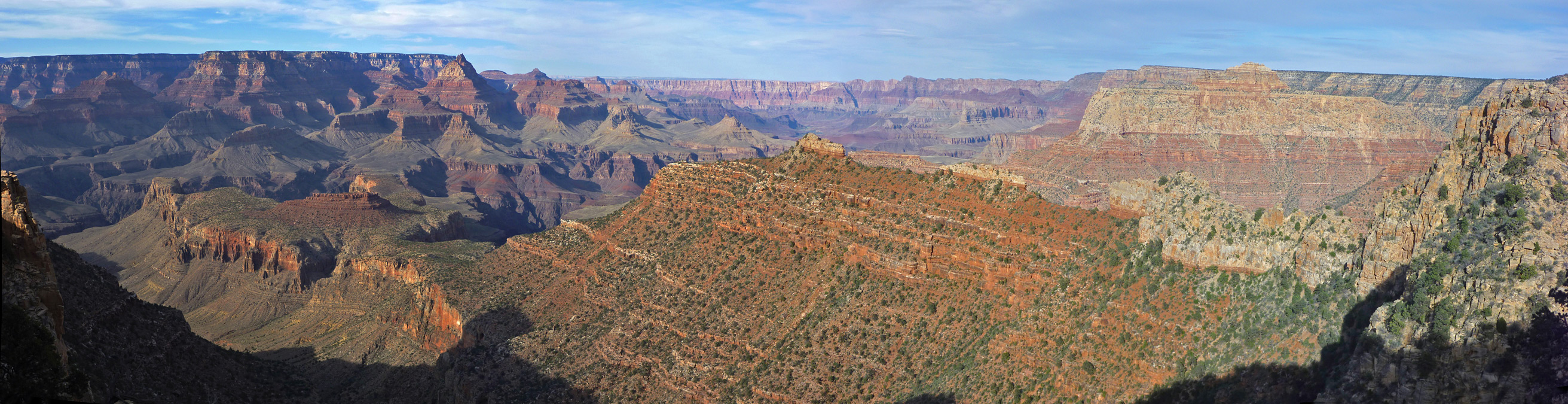 Panorama of the red ridge south of Horseshoe Mesa