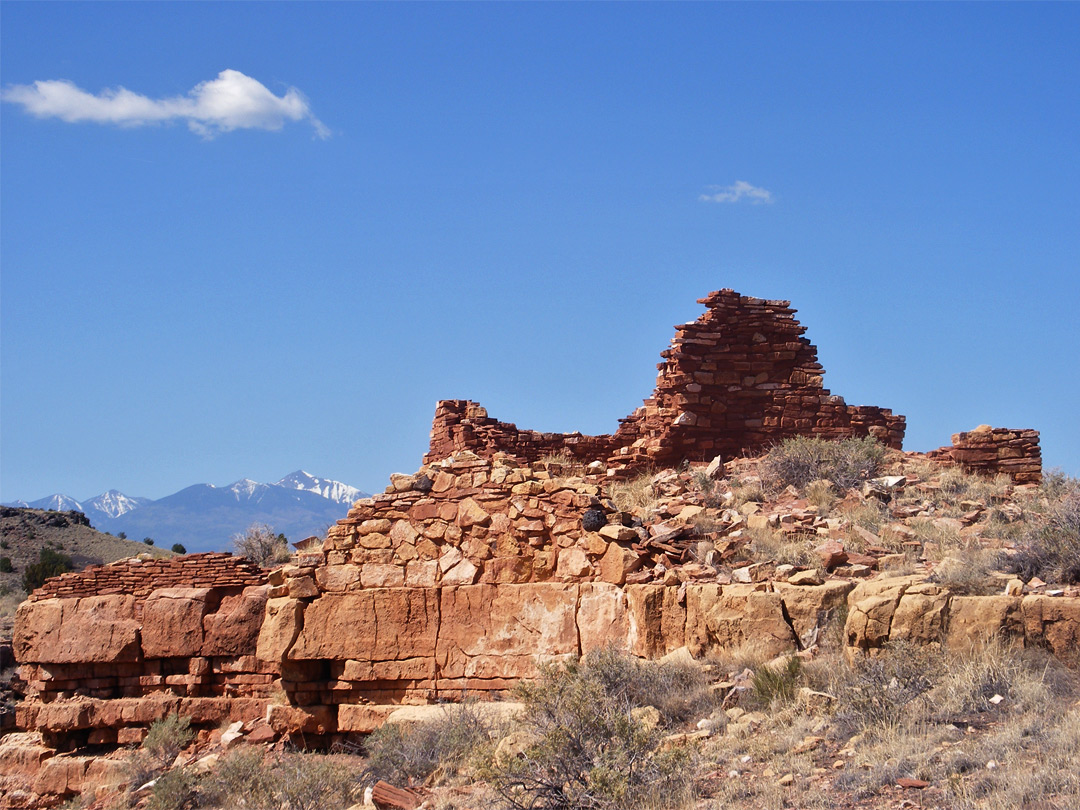 Ruins near Lomaki