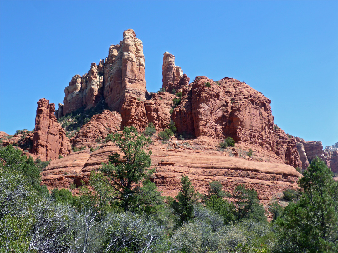 Fins and pinnacles