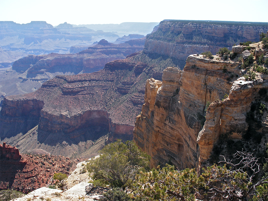 View east, towards Grandeur Point