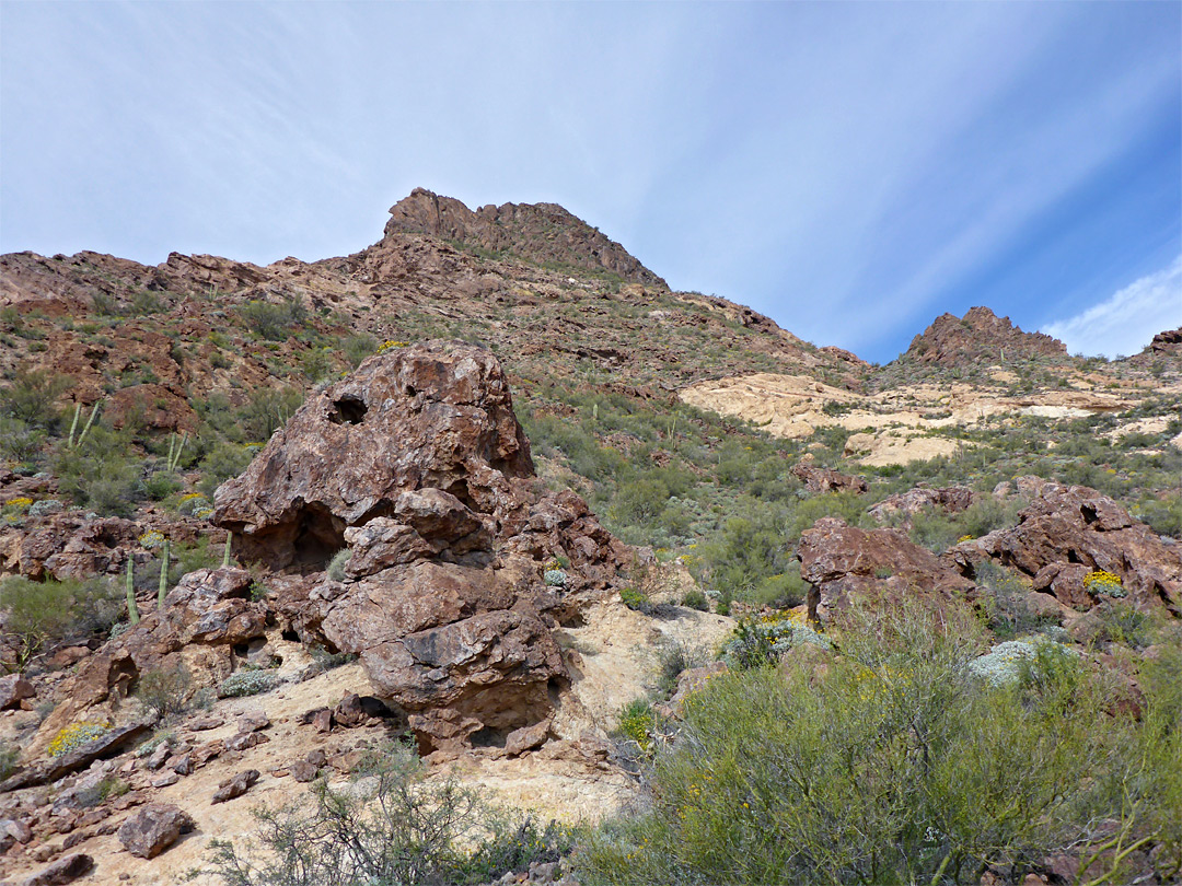 Head-shaped outcrop