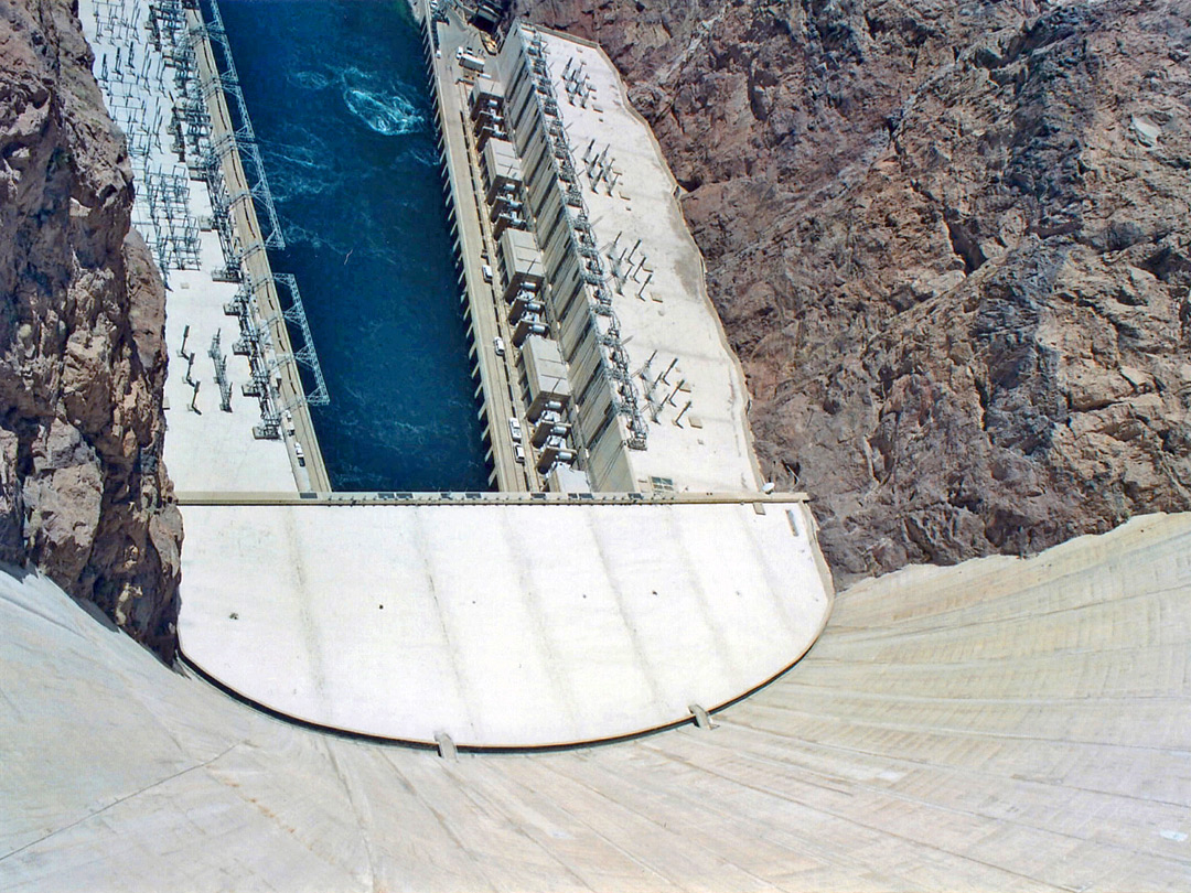 Power plants below the dam