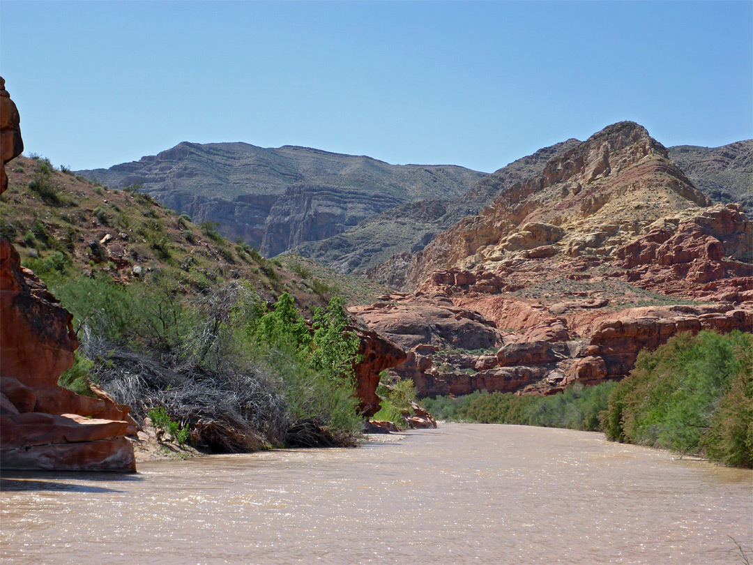 Red rocks by the river