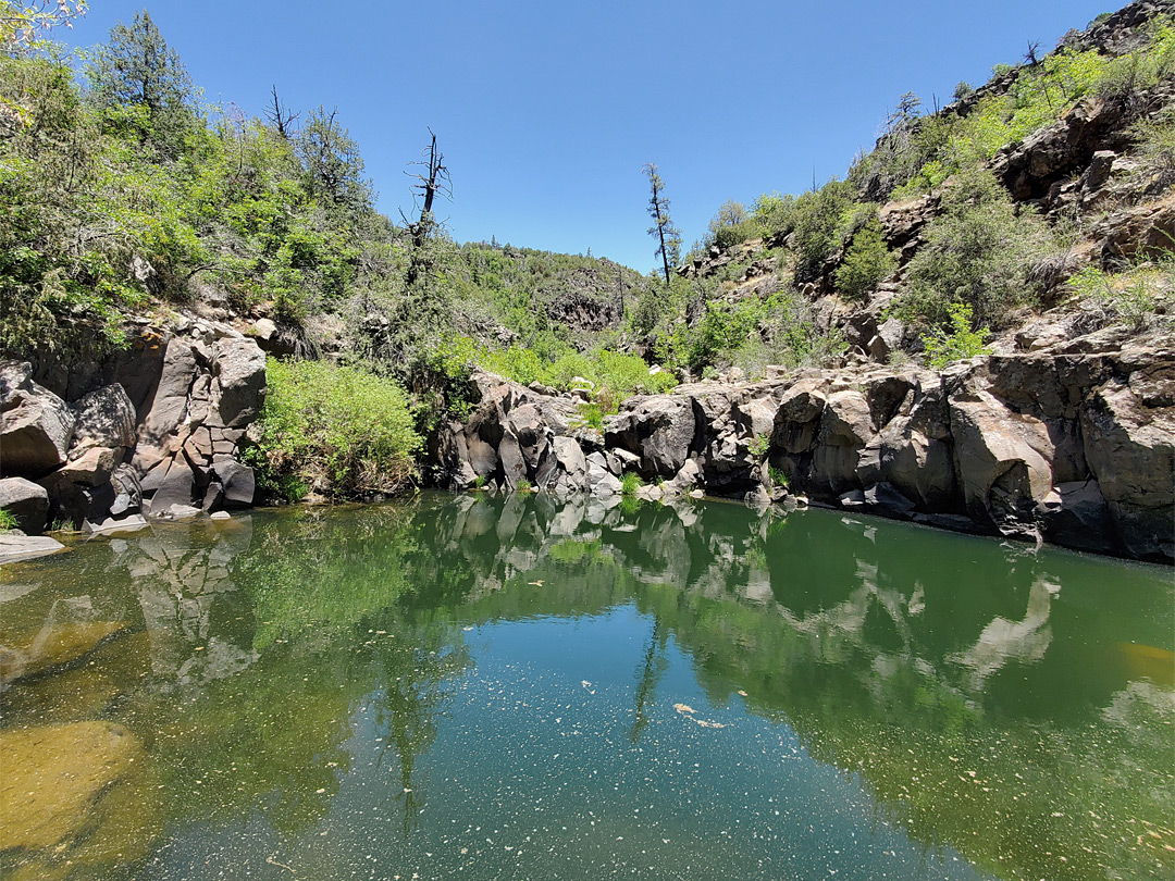Deep pool
