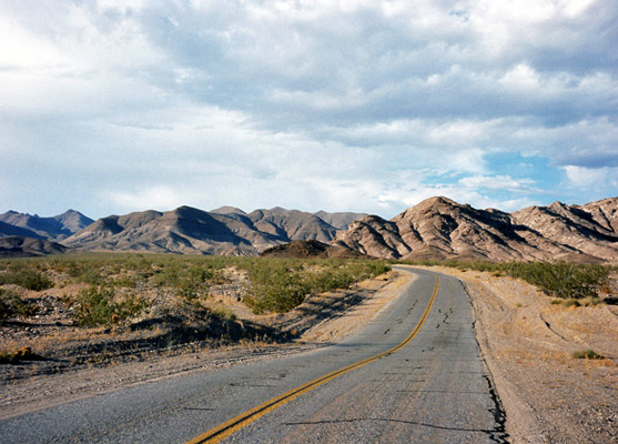 NV 374 through the badlands near Hells Gate